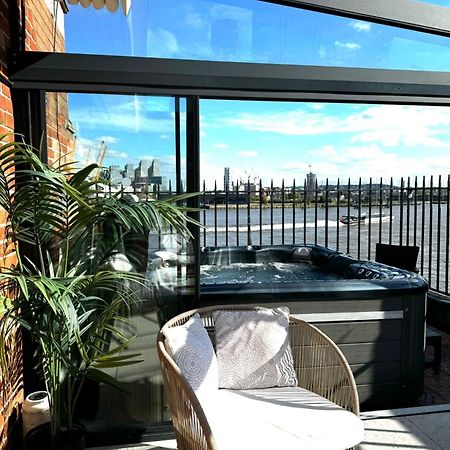 3 X Bedroom Riverside Flat With Hot Tub On Roof Terrace 런던 외부 사진