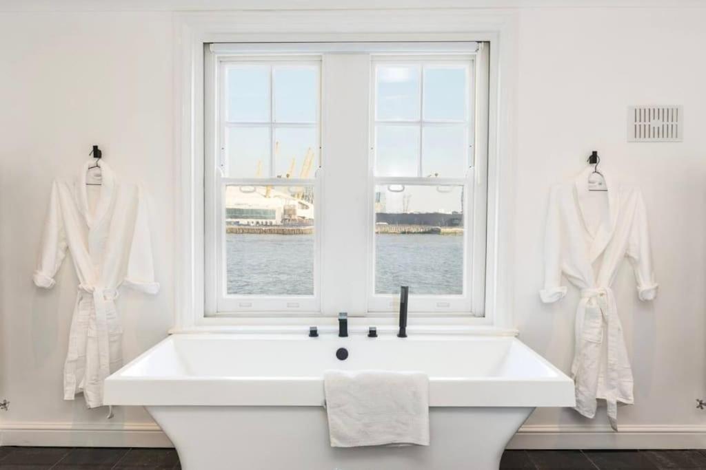 3 X Bedroom Riverside Flat With Hot Tub On Roof Terrace 런던 외부 사진