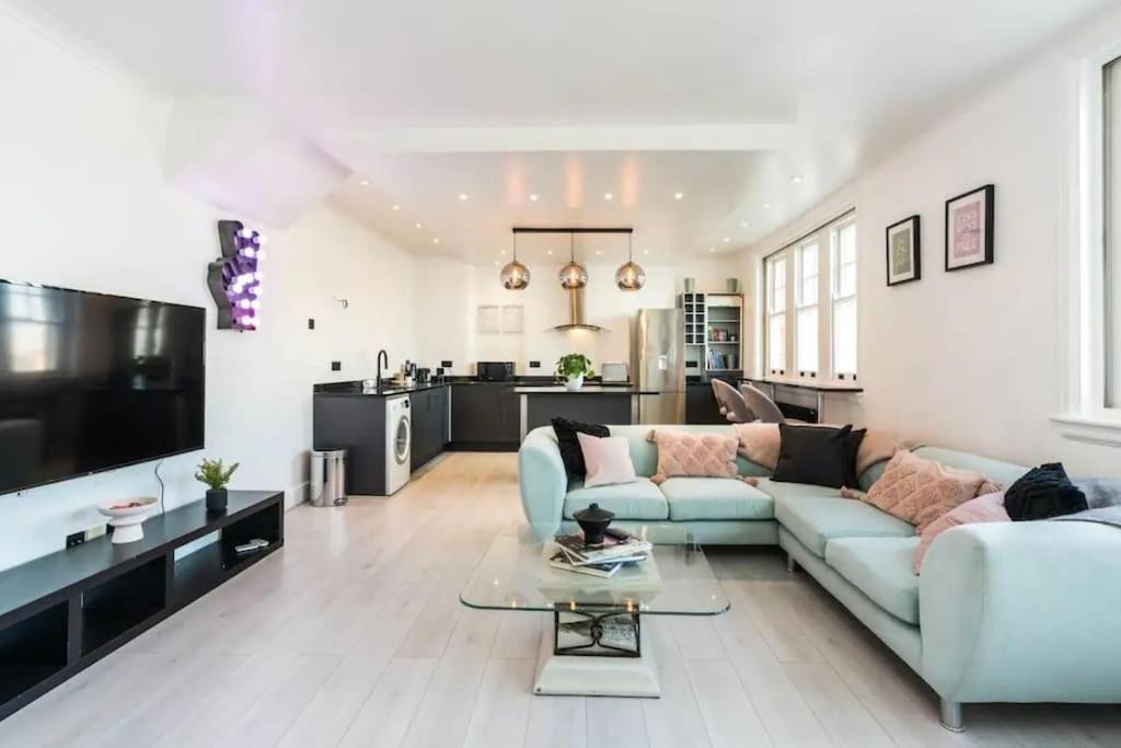 3 X Bedroom Riverside Flat With Hot Tub On Roof Terrace 런던 외부 사진